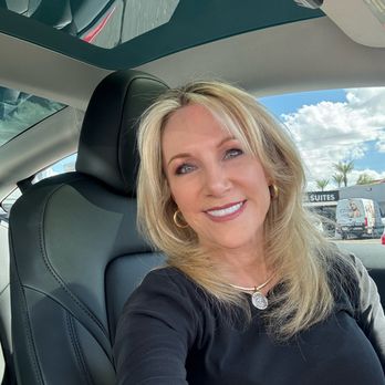 Keith West Hair - Here's the color outside in the car. - Hair Salons Near Me - Scottsdale, Arizona Keith West Hair - Here's the color outside in the car. - Hair Salons Near Me - Scottsdale, Arizona