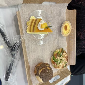 Brecotea - Egg custard, earl grey bun, matcha bread - Bakeries Near Me - Richmond, Virginia