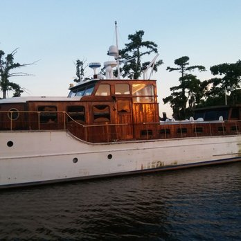 Ultimate Swamp Adventures - Beautiful dated boat - Tours Near Me - Westwego, Louisiana