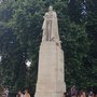 Photo of George V Statue