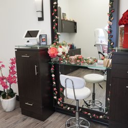 Brow and Beauty Lounge NY - Clean, comfortable treatment room