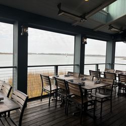 Fishcamp on 11th Street - Screen porch