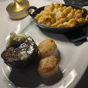 Momo’s Chophouse - Filet and scallops with chipotle mac and cheese - Steakhouses Near Me - Tulsa, Oklahoma