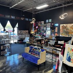 Hawaii Fluid Art - Hat station and patch choices