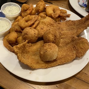 Johnny Mac’s - Seafood platter!  Just wow!  So bountiful - American Near Me - Sneads, Florida