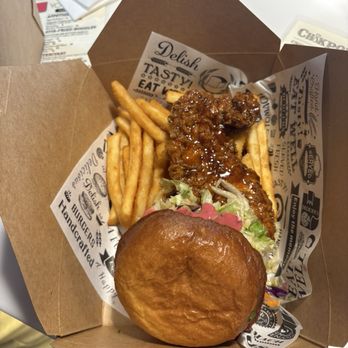 Tempe Eats - Hot honey Chicken sandwich - Barbeque Near Me - Tempe, Arizona