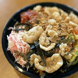Poke Paradise - Regular Poke Bowl (pork rinds, fried onion, and fried garlic toppings)