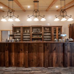 Meredith Manor - Country Barn Bar
