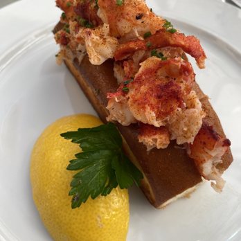 RH Rooftop Restaurant at RH Columbus - Lobster roll - Breakfast & Brunch Near Me - Columbus, Ohio RH Rooftop Restaurant at RH Columbus - Lobster roll - Breakfast & Brunch Near Me - Columbus, Ohio