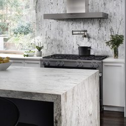Top Shop Stone - Thunder White Waterfall Island
