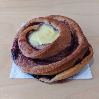 Verdensbakeriet - 09/03/23 Kardemomme med Blabaer og Vanilje - Bakeries Near Me - Oslo, 03