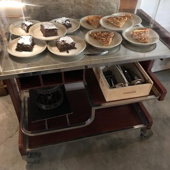 Tasca das Tias - Desert cart - Seafood Near Me - Angra do Heroísmo, 20 Tasca das Tias - Desert cart - Seafood Near Me - Angra do Heroísmo, 20