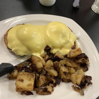 Mae's Place - a plate of food with eggs and potatoes - Cafes Near Me - Brandon, Vermont