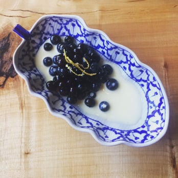 Giant - Blueberries for dessert - New American Near Me - Chicago, Illinois Giant - Blueberries for dessert - New American Near Me - Chicago, Illinois