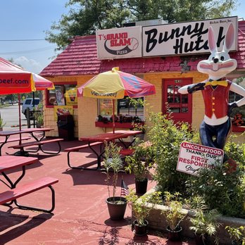 Bunny Hutch - Exterior - Burgers Near Me - Lincolnwood, Illinois Bunny Hutch - Exterior - Burgers Near Me - Lincolnwood, Illinois