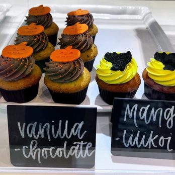 Sugarlina Bakeshop - Vanilla chocolate and mango lilikoi cupcakes - Bakeries Near Me - Honolulu, Hawaii