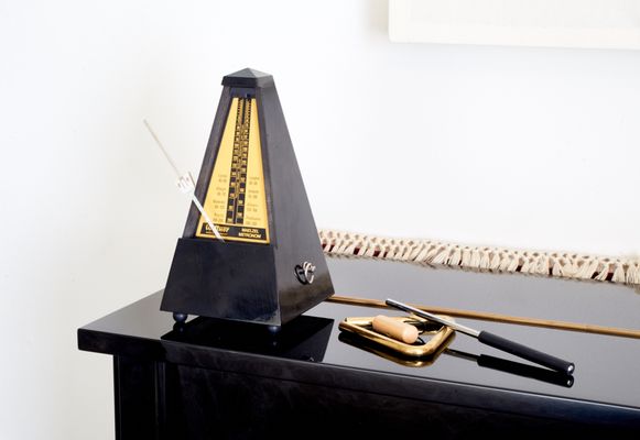 THE MUSIC ROOM by null