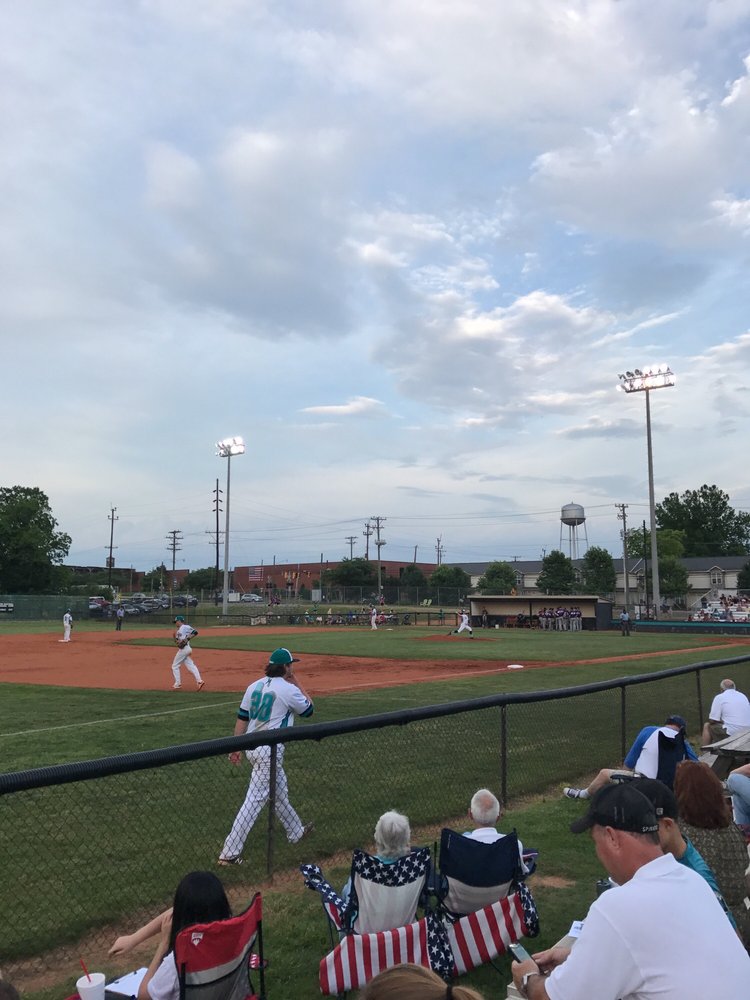 Mooresville Spinners Logo