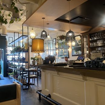 Maven - Inside- gorgeous and homey - Breakfast & Brunch Near Me - Calgary, Alberta Maven - Inside- gorgeous and homey - Breakfast & Brunch Near Me - Calgary, Alberta