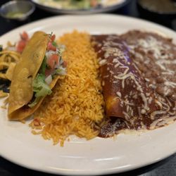 Casa Ramos Restaurant - Crispy chicken taco and beef enchilada
