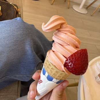 Andias frozen Yogurt - Even ice cream cones! - Ice Cream & Frozen Yogurt Near Me - Hialeah, Florida Andias frozen Yogurt - Even ice cream cones! - Ice Cream & Frozen Yogurt Near Me - Hialeah, Florida