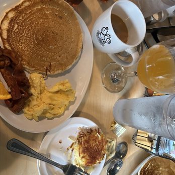 Two Chicks - Coffee, Peach Bellini, 1/2 Griddle Combo and Parmesan Hash Browns - Breakfast & Brunch Near Me - Reno, Nevada