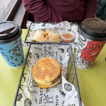 Colectivo Coffee Lincoln Park - Sausage english muffin, cappuccino - Breakfast & Brunch Near Me - Chicago, Illinois