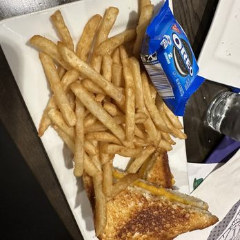 Olde Brick House - Kids grilled cheese with fries - Irish Near Me - Cedar Rapids, Iowa
