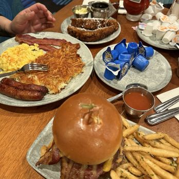 Pyramid Cafe - Amazing recommendation from Angel - Burgers Near Me - Las Vegas, Nevada Pyramid Cafe - Amazing recommendation from Angel - Burgers Near Me - Las Vegas, Nevada