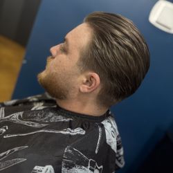 4:59 Barber Lounge