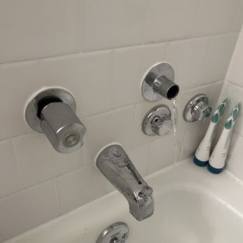 Best Deal Plumbing - Old broken faucet - Plumbing Near Me Best Deal Plumbing - Old broken faucet - Plumbing Near Me