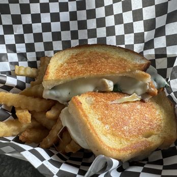 Tipsy Cheese - Artichoke Sandwich 3/15/24 - Food Trucks Near Me Tipsy Cheese - Artichoke Sandwich 3/15/24 - Food Trucks Near Me