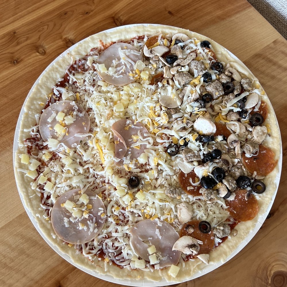 Pizza 1/2 cowboy, 1/2 Canadian bacon