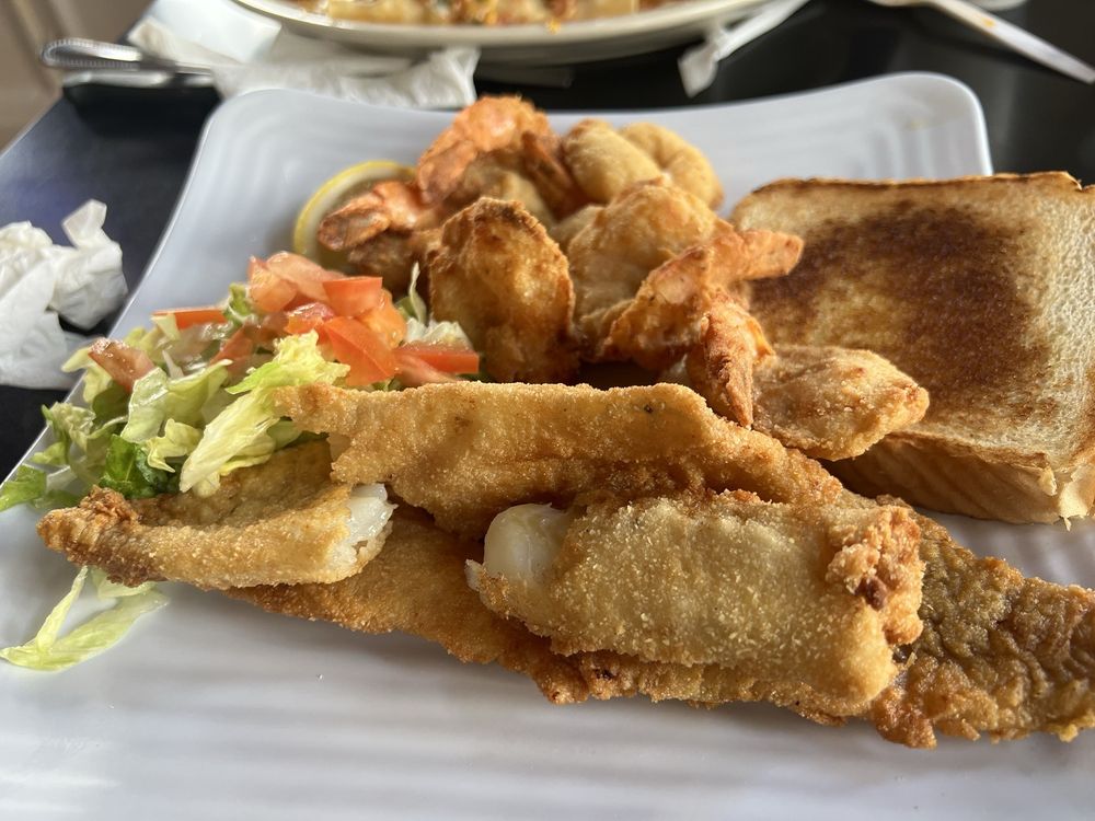 Ana's Tropiko Mexican Grill and Seafood — Mexican restaurant in Natalia