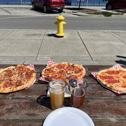 Barhop Brewing & Taproom - Pizza and beer what more can you ask for?