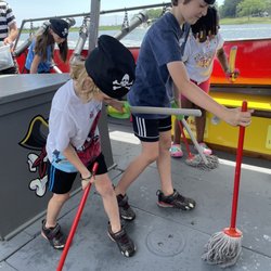 Pirates of Charleston - Swabbing the deck