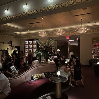 Queen Miami Beach - Lounge - Japanese Near Me - Miami Beach, Florida Queen Miami Beach - Lounge - Japanese Near Me - Miami Beach, Florida