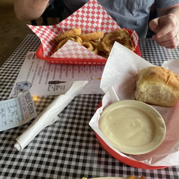 Hubbards Cafe - New American Near Me - Rowlett, Texas