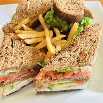 The Spot La Jolla - California Chicken Club - Sports Bars Near Me - La Jolla, California