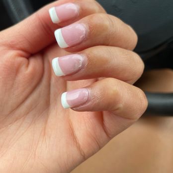 Nail Lounge - As you see the edges of the ring finer and pinky nail are all messed up!!! - Nail Salons Near Me - Aurora, Illinois Nail Lounge - As you see the edges of the ring finer and pinky nail are all messed up!!! - Nail Salons Near Me - Aurora, Illinois