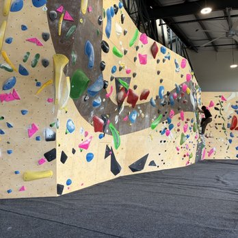 Aloha Rock Gym - Front boulder section - Climbing Near Me - Kahului, Hawaii