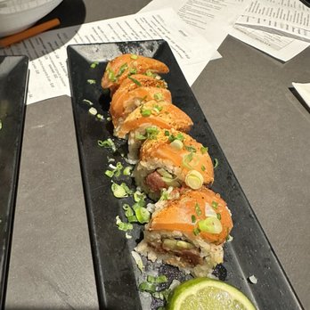 Sushi Martini - Half a bomb dot come roll 8.5/10 - Japanese Near Me - Rancho Cucamonga, California