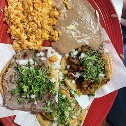 Taqueria El Sazon - Tacos de cecina, al pastor and Cameron.