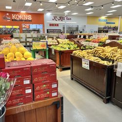 Saraga International Grocery - Produce aisle