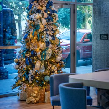 Danielle Monique Designs - Corporate Holiday Tree Design - Balloon Services Near Me