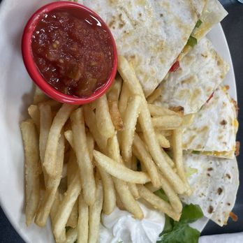 Friendly's - Chicken Fajita Quesadilla - Ice Cream & Frozen Yogurt Near Me - Convent Station, New Jersey