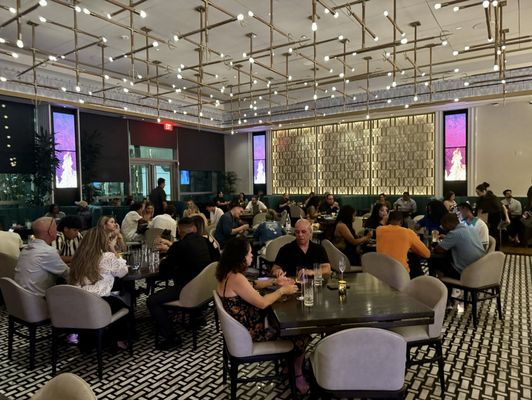 Gordon Ramsay Hell's Kitchen - Miami by null