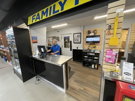 FAMILY 1ST PAWN - Updated June 2026 - 19 Photos - 1579 E US Hwy 60