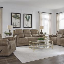 Classic Home Furniture - Triple power reclining group