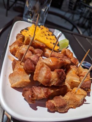 Valsos Table and Bar by null